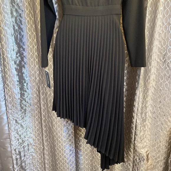 NWT Taylor Black Surplice V Neckline Long Sleeve Pleated Asymmetrical Dress Sz 4 - Picture 8 of 10